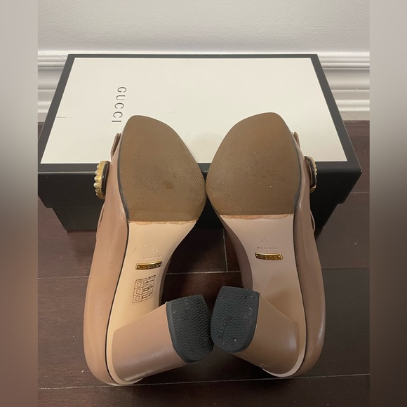 Gucci Size 37 Leather Pump with Pearl Double G and Fold Over Fringe Detail - Picture 4 of 6